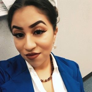 Meet your Posher, Nicole